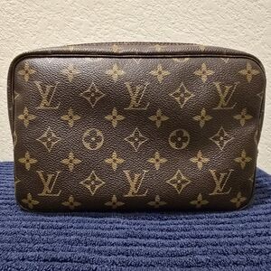 Louis Vuitton Monogram Trousse 23